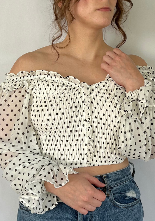 Off the shoulder balloon sleeve blouse